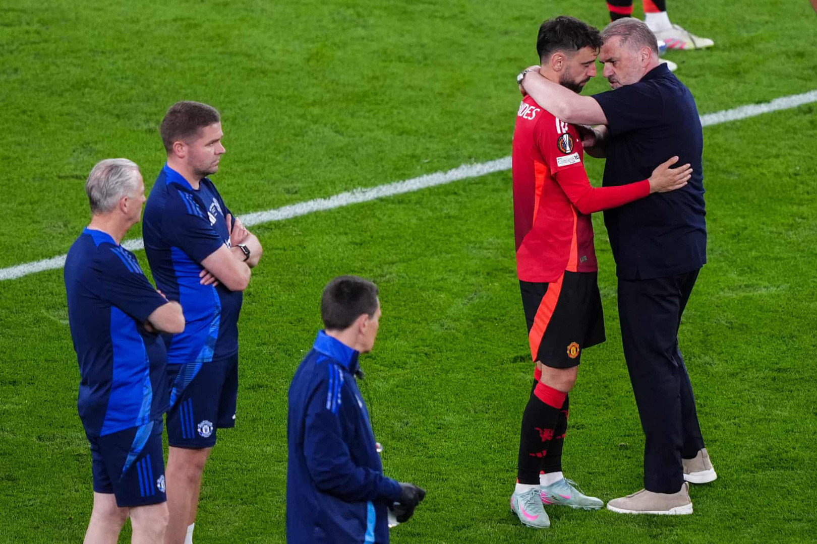 PA - Bruno Fernandes Postecoglou Tottenham MU.jpg