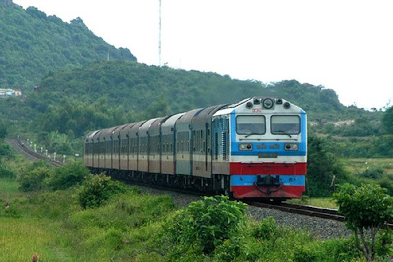 Sắp chạy lại tàu khách liên vận Việt - Trung, từ ga Gia Lâm, Hà Nội