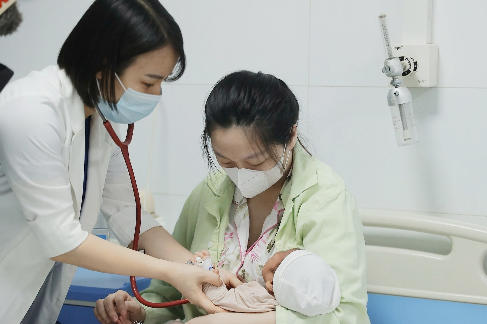 Số ca Covid-19 có xu hướng tăng nhẹ, biến chủng nguy cơ thấp