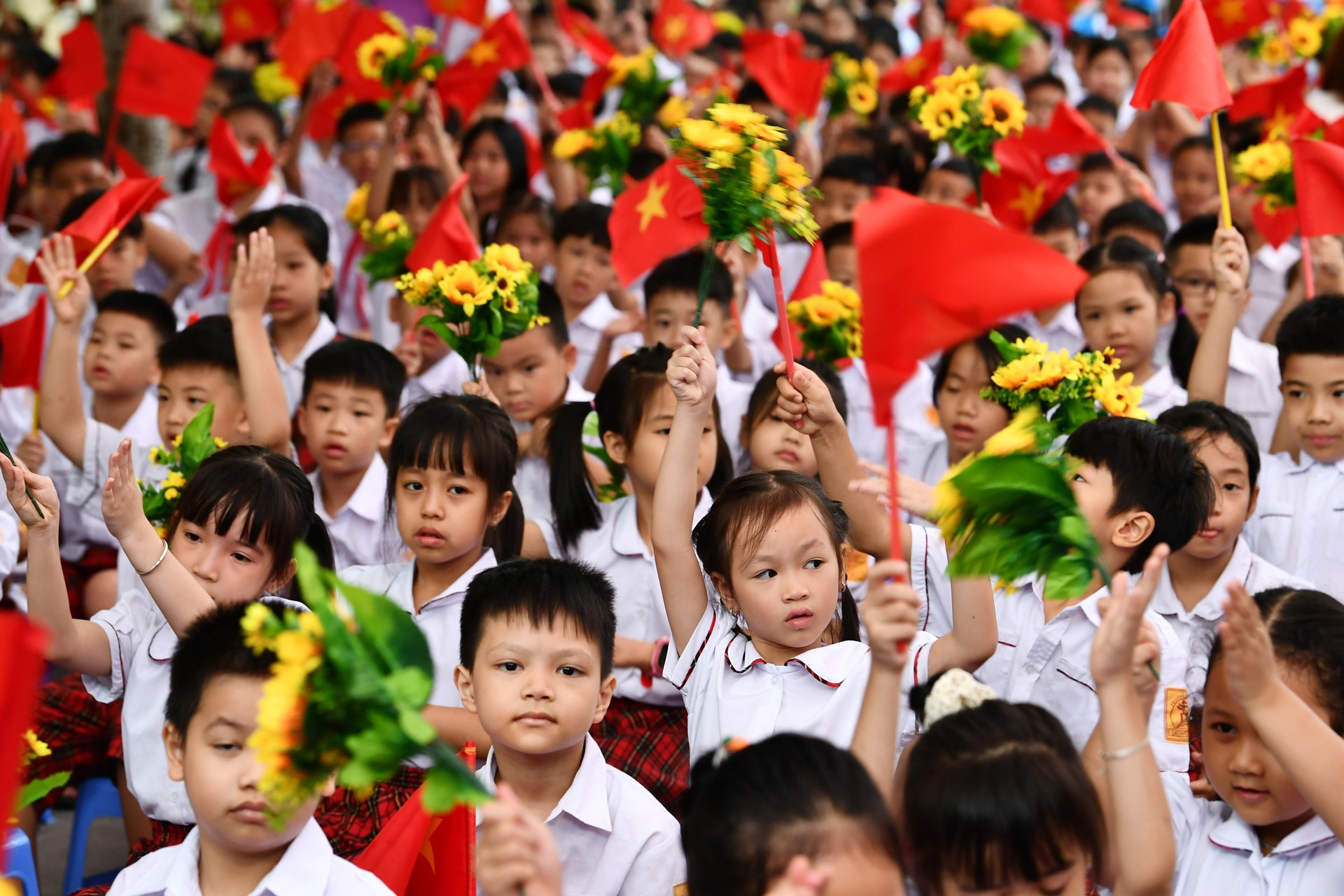 Trình Quốc hội miễn học phí trường công, hỗ trợ học sinh trường tư