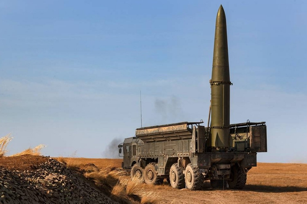 Video Nga nã tên lửa đạn đạo phá hủy 2 bệ phóng Patriot, radar của Ukraine