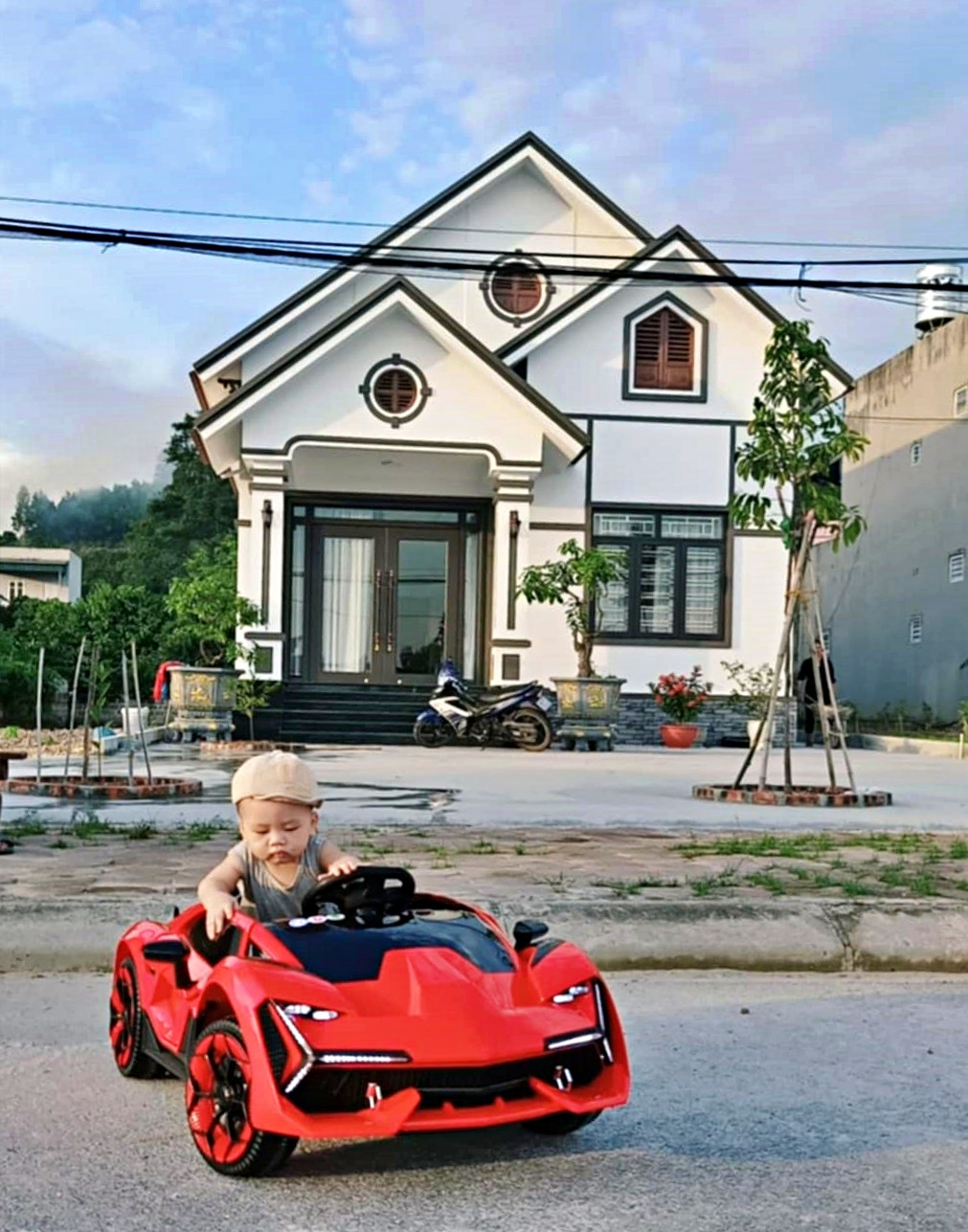 Sang Nhật Bản kiếm tiền trả nợ xây nhà, 9X Hải Dương sụt 10kg vì nhớ con 4 xay nha 9 36408