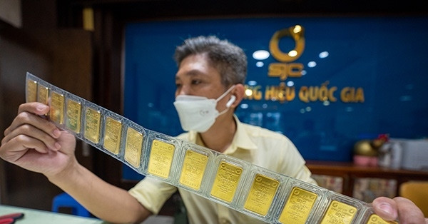 Giá vàng hôm nay 24/5/2025 "quay xe" tăng mạnh do động thái mới của ông Trump