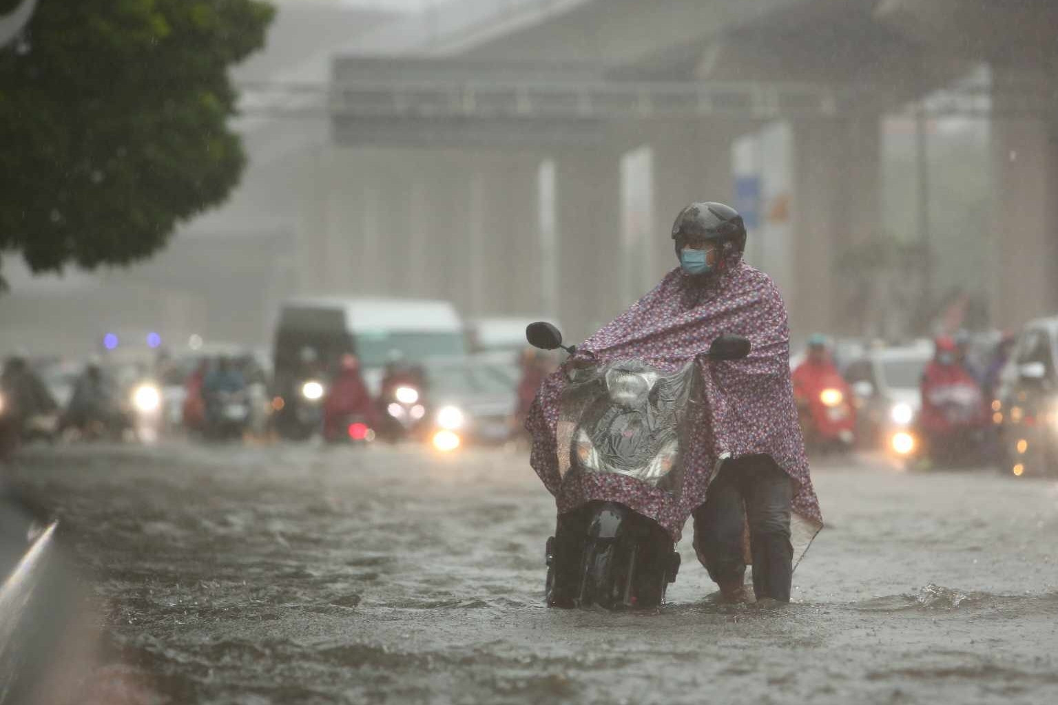 Bản tin sáng 23/5: Miền Bắc mưa như trút nước, nguy cơ dồn 120mm/3h