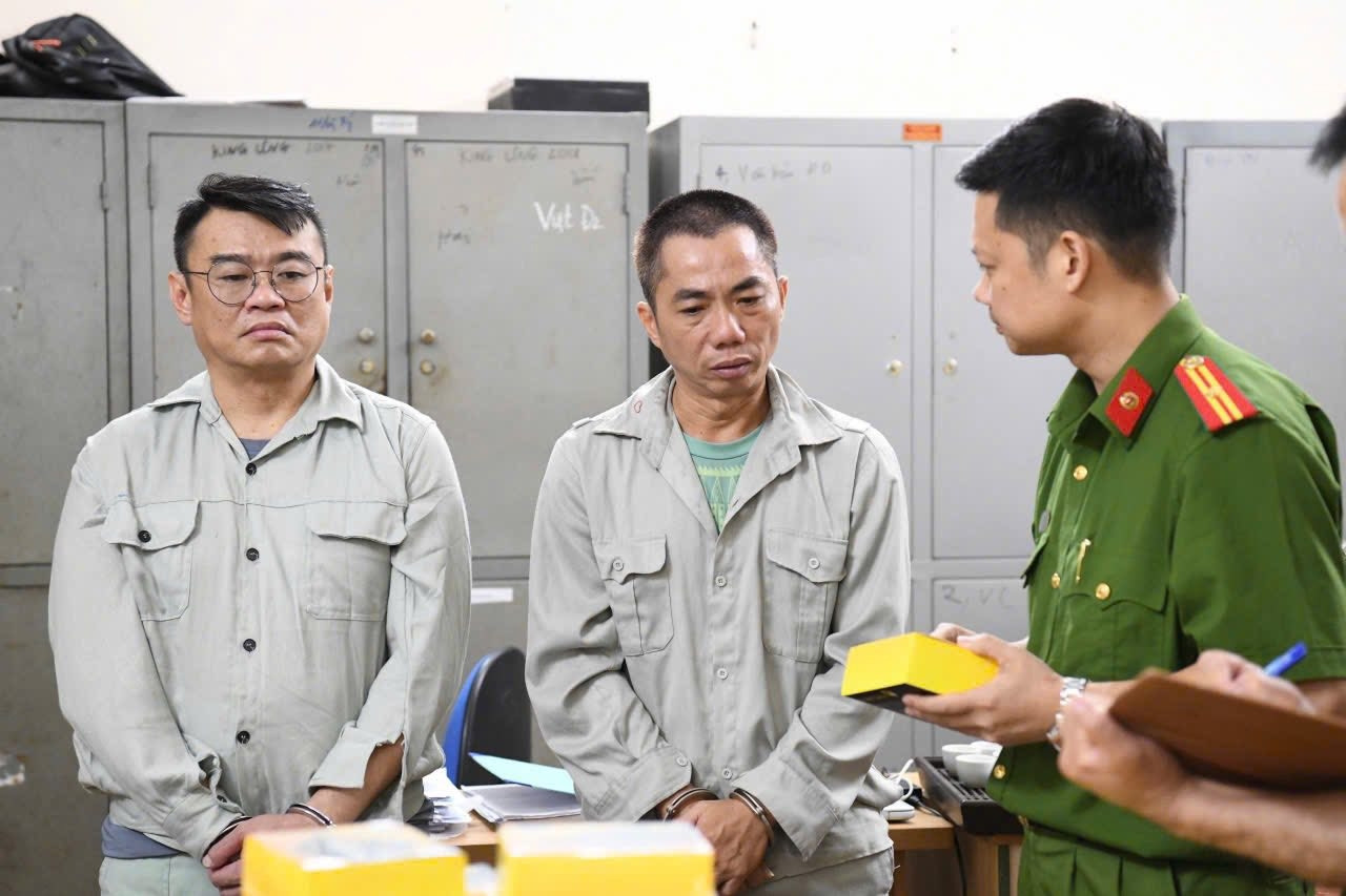 Mô hình ‘nhị phân’ trong đường dây gần 200.000 người bán thực phẩm chức năng có chất cấm