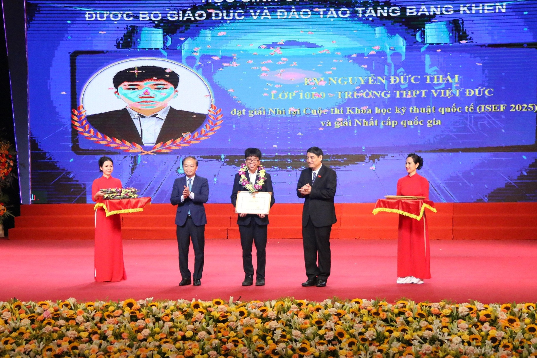 Học sinh hà nội 1.JPG