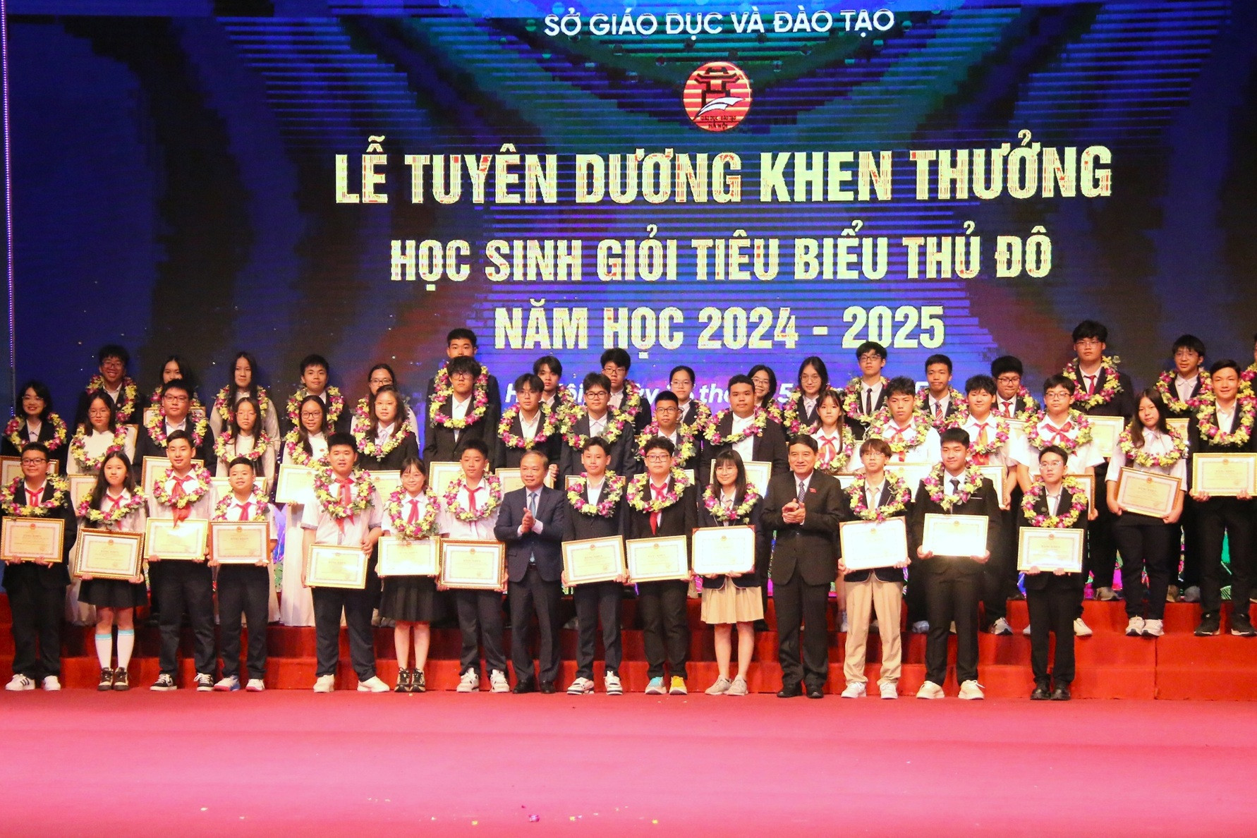 Học sinh hà Nội 2.JPG