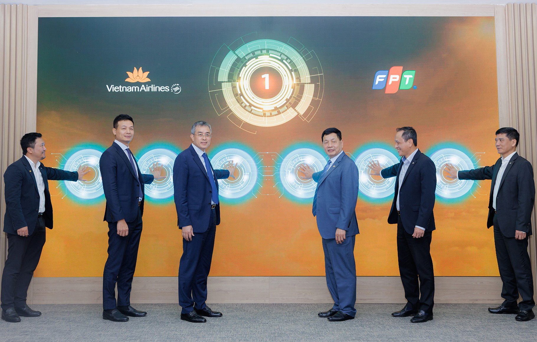 Lễ Khởi động Dự án website thương mại điện tử của Vietnam Airlines.jpg