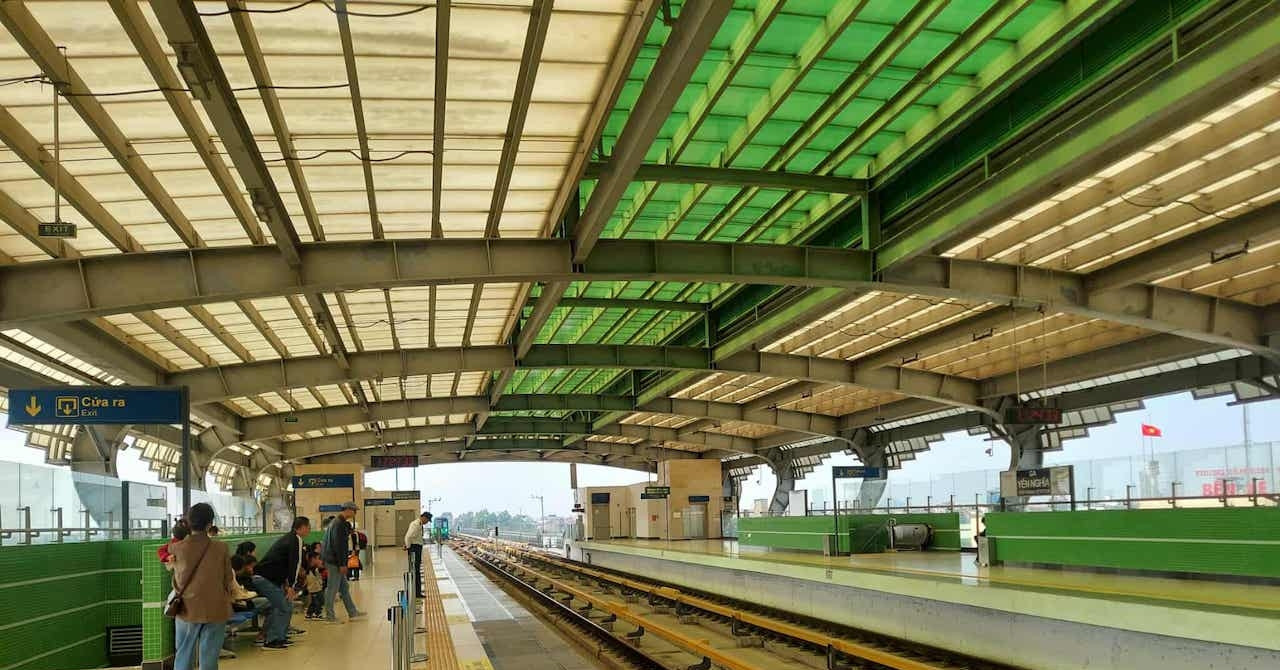 Nguyên nhân thủng mái, nước mưa tràn nhà chờ metro Cát Linh - Hà Đông