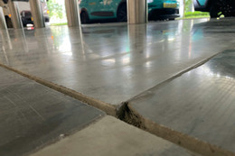 Nhà ga T3 Tân Sơn Nhất hết dột mái đến hở sàn: Ai là nhà thầu thi công?