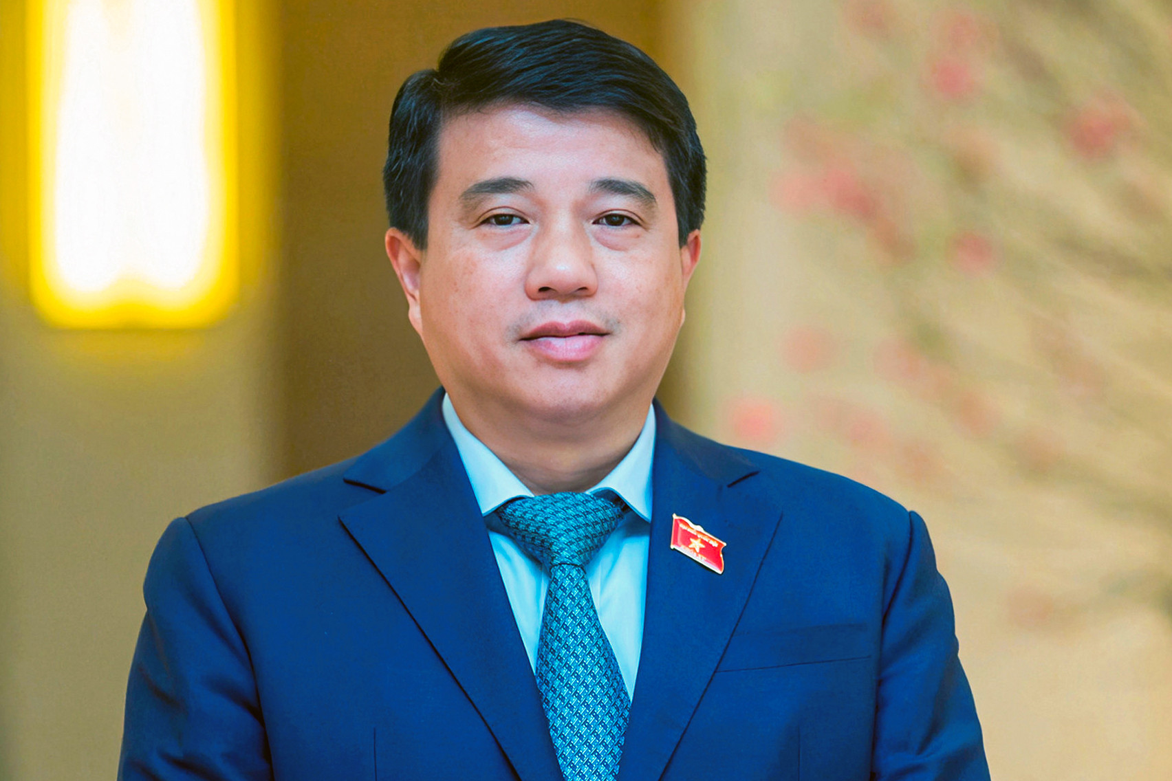 ong y thanh ha nie kdam giu chuc bi thu tinh uy lam dong anh tu lieu 102651.jpg