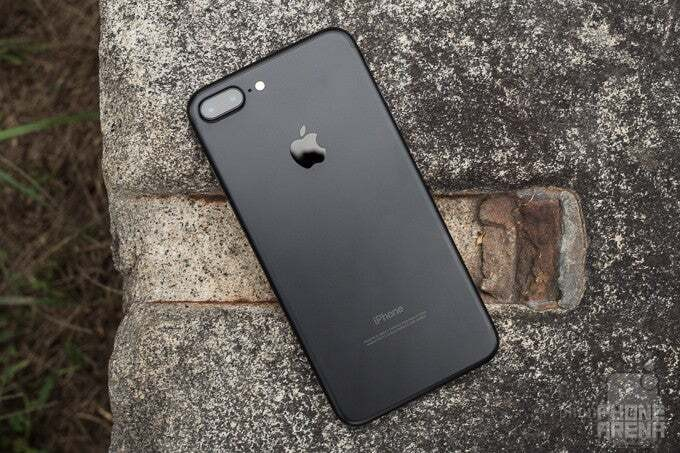 Thêm 3 iPhone thành ‘đồ cổ’, người dùng cần làm gì?