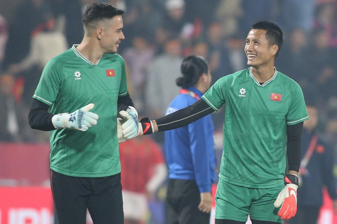 Tuyển Việt Nam đấu Malaysia: Nguyễn Filip 'giật' suất bắt chính