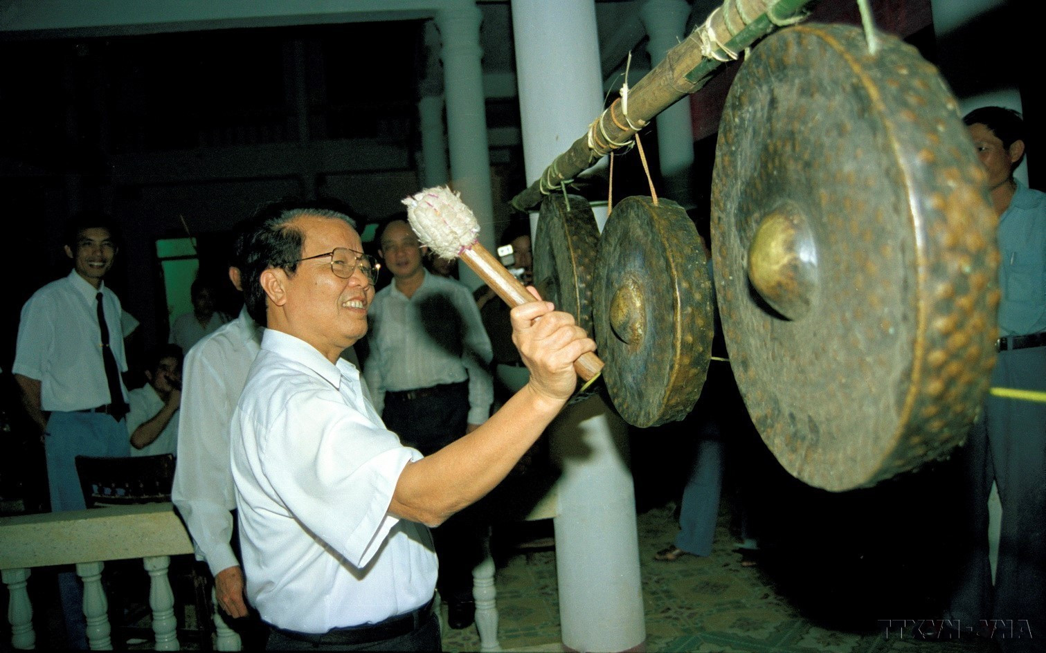 vna potal dong chi tran duc luong nha lanh dao het long phuc vu su nghiep cach mang cua dang cua dan toc 8046326 2061 1132.jpg.jpeg