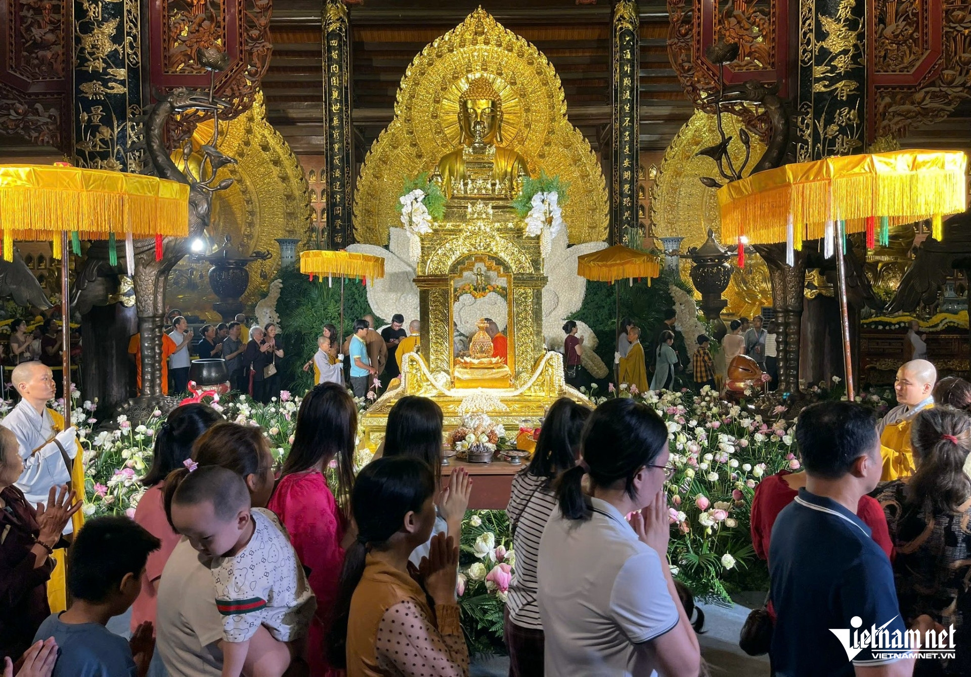 W-2Món quà bất ngờ của tu sĩ .jpg