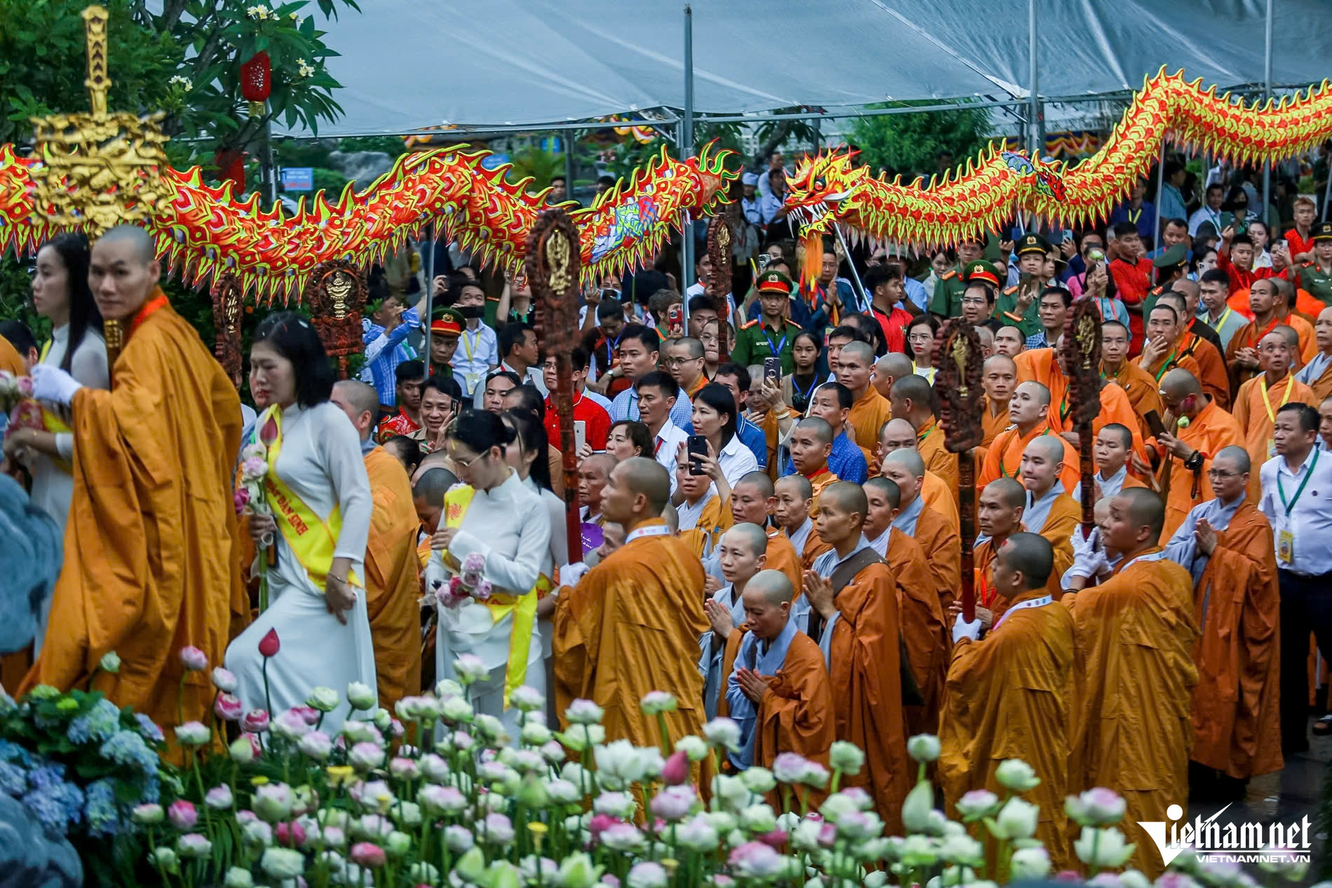 W-xá lợi phật về Bắc Giang.jpg