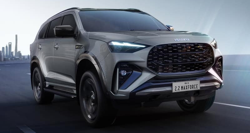 Xe 'ế' Isuzu Mu-X xả lỗ cả trăm triệu, chuẩn bị ra bản mới đấu với Ford Everest
