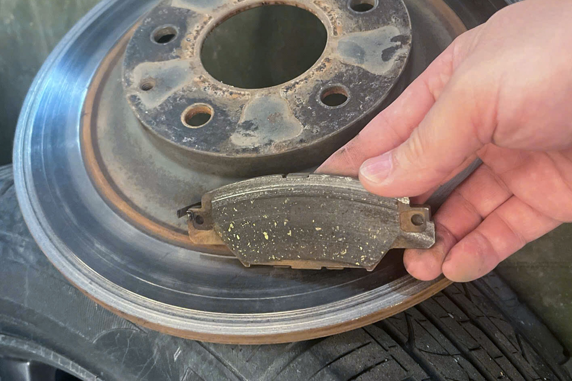 5 nguyên nhân khiến má phanh bị mòn không đều