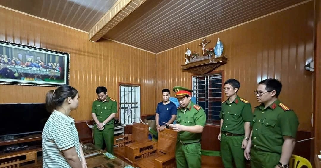 Bắt phó giám đốc của 3 công ty