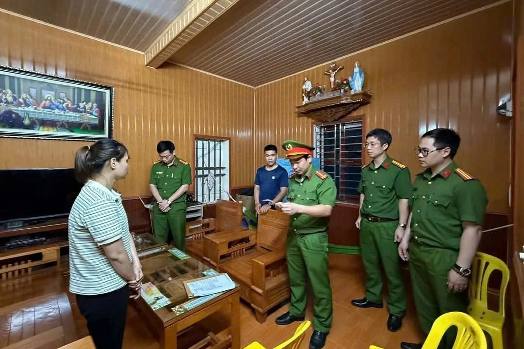 Bắt phó giám đốc của 3 công ty