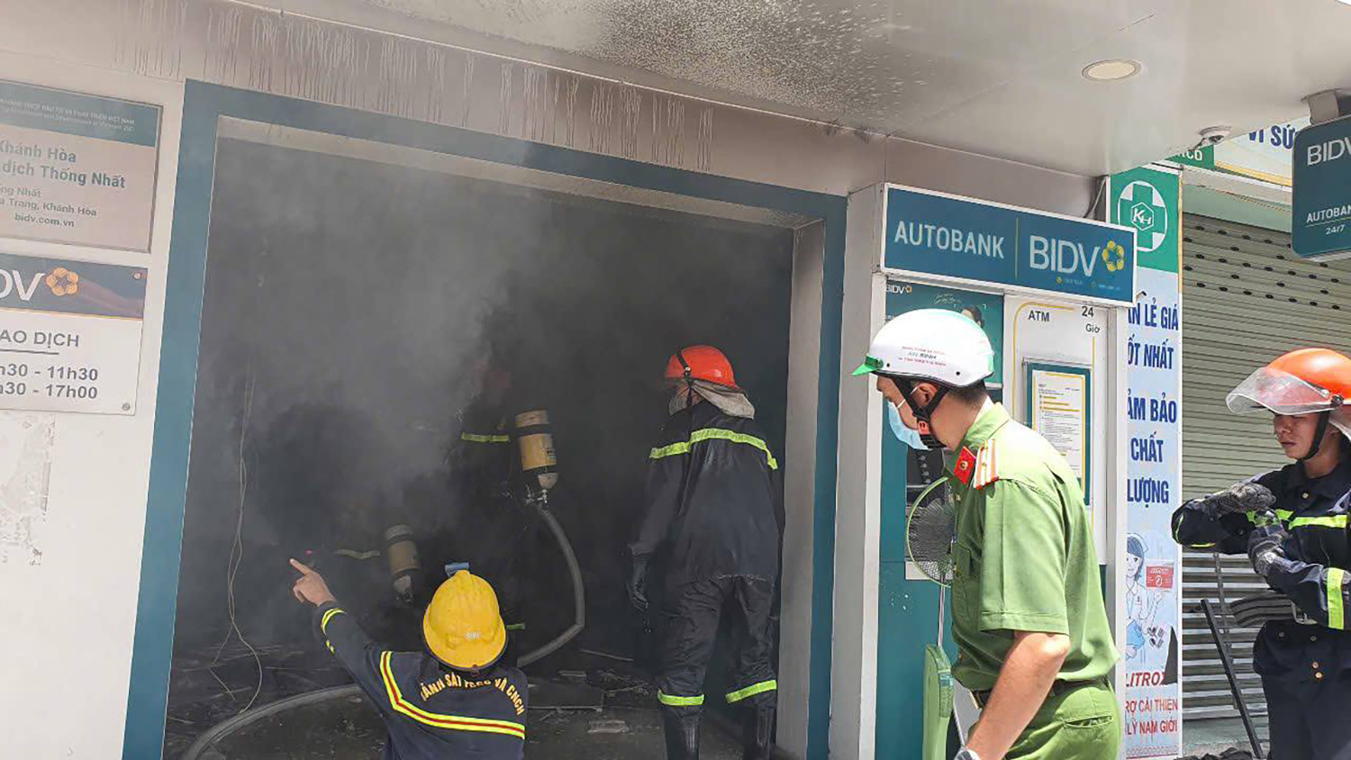 cháy ngân hàng 2.jpeg
