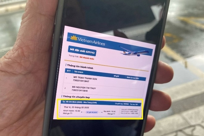 Đến Tân Sơn Nhất, khách nháo nhác tìm đường sang nhà ga T3 vì lý do 'trời ơi'