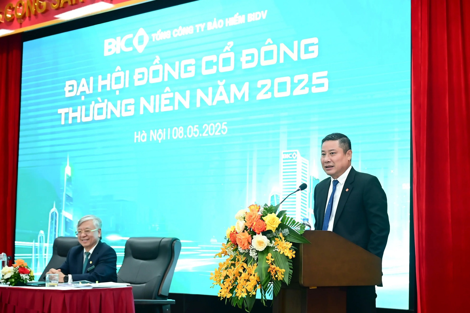 Một công ty bảo hiểm top 5 vừa có cả chủ tịch và tổng giám đốc mới