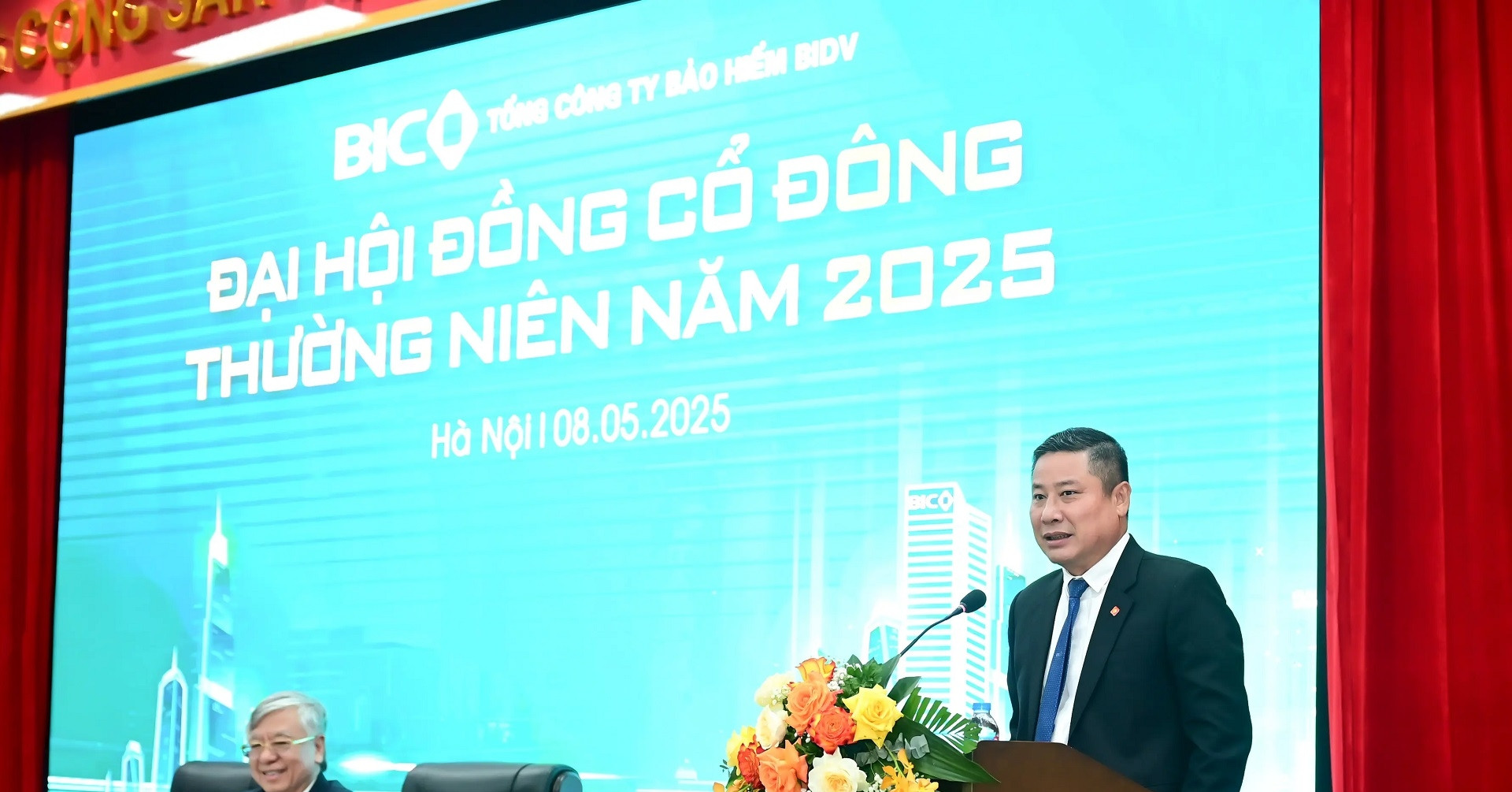 Một công ty bảo hiểm top 5 vừa có cả chủ tịch và tổng giám đốc mới