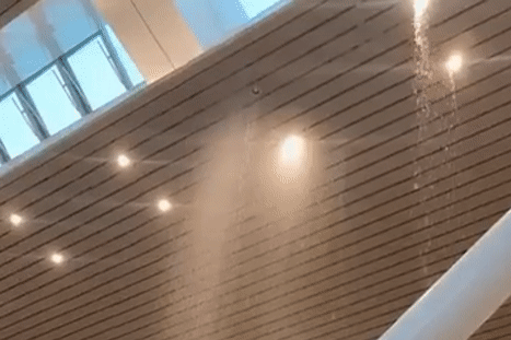 Nhà ga T3 sân bay Tân Sơn Nhất lại bị dột nước trong mưa lớn