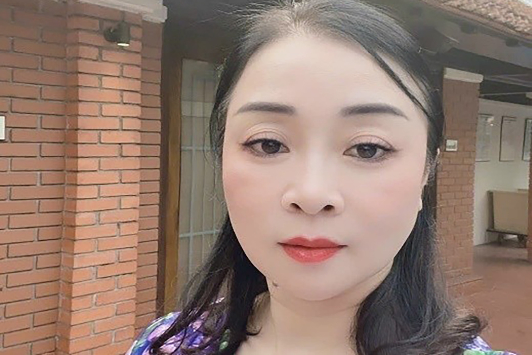 'Nữ quái' tự nhận luật sư, hứa làm giúp sổ đỏ để lừa hơn 10 tỷ đồng