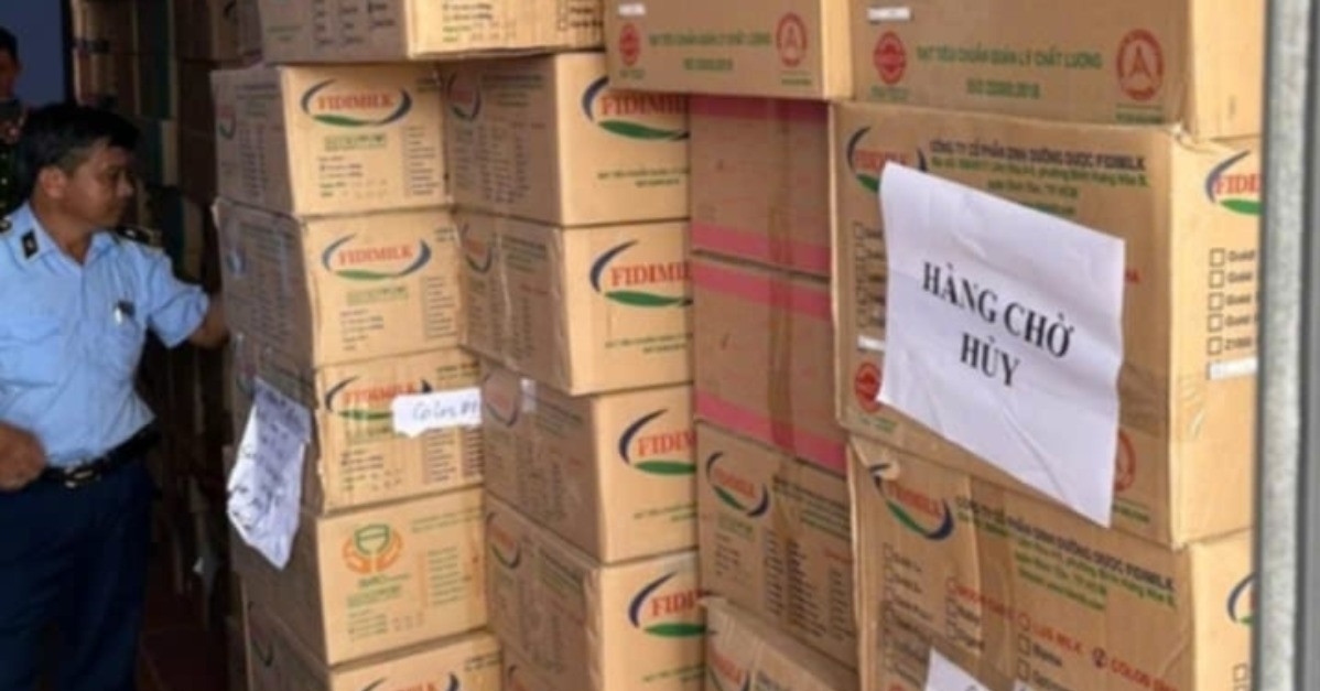 Phát hiện kho chứa gần 12.000 lon sữa bột không rõ nguồn gốc ở Long An