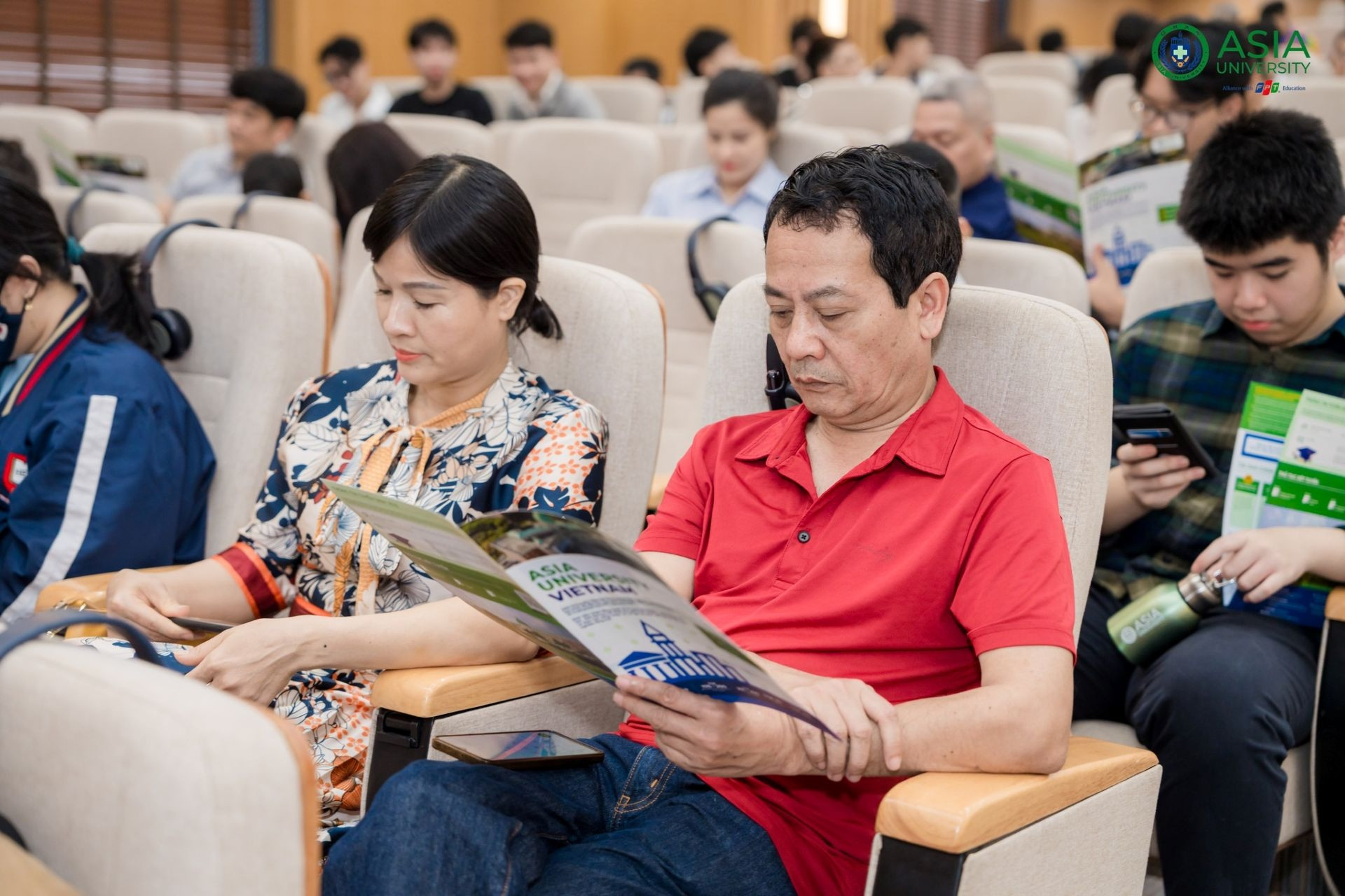 Phụ huynh và Gen Z định hướng ngành học sớm, đón đầu kỷ nguyên AI