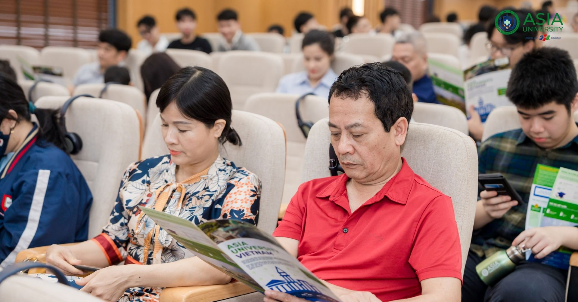 Phụ huynh và Gen Z định hướng ngành học sớm, đón đầu kỷ nguyên AI