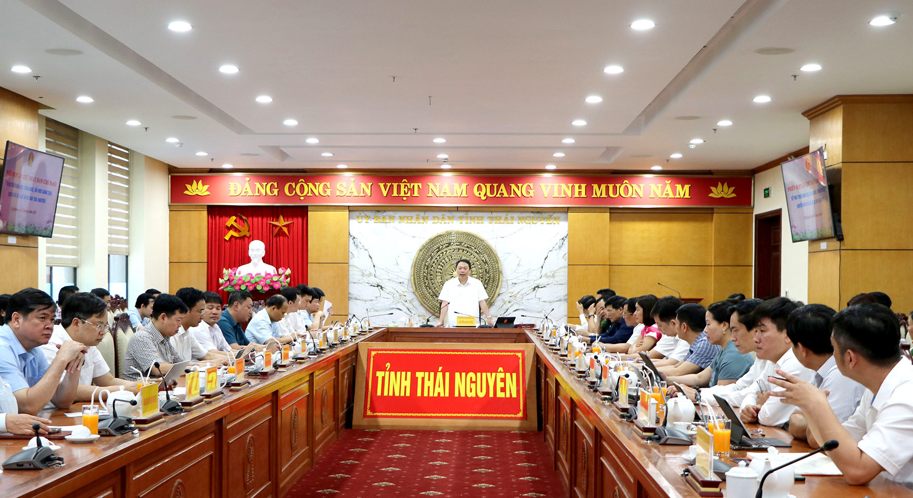 Đề xuất ít nhất 10 doanh nghiệp để thực hiện CĐS và ứng dụng AI 1 Thai Nguyen.jpg