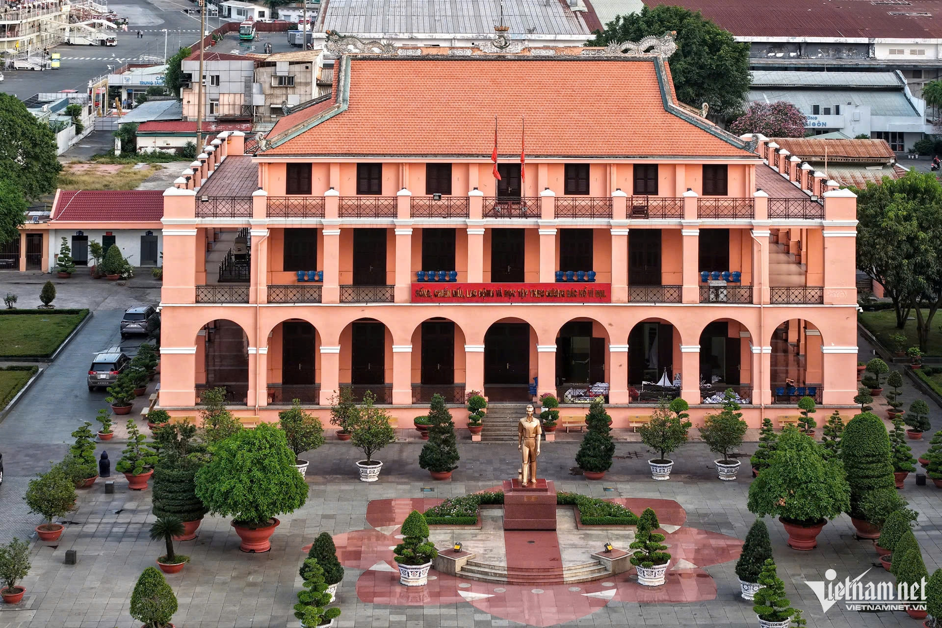 W-công sở.jpg