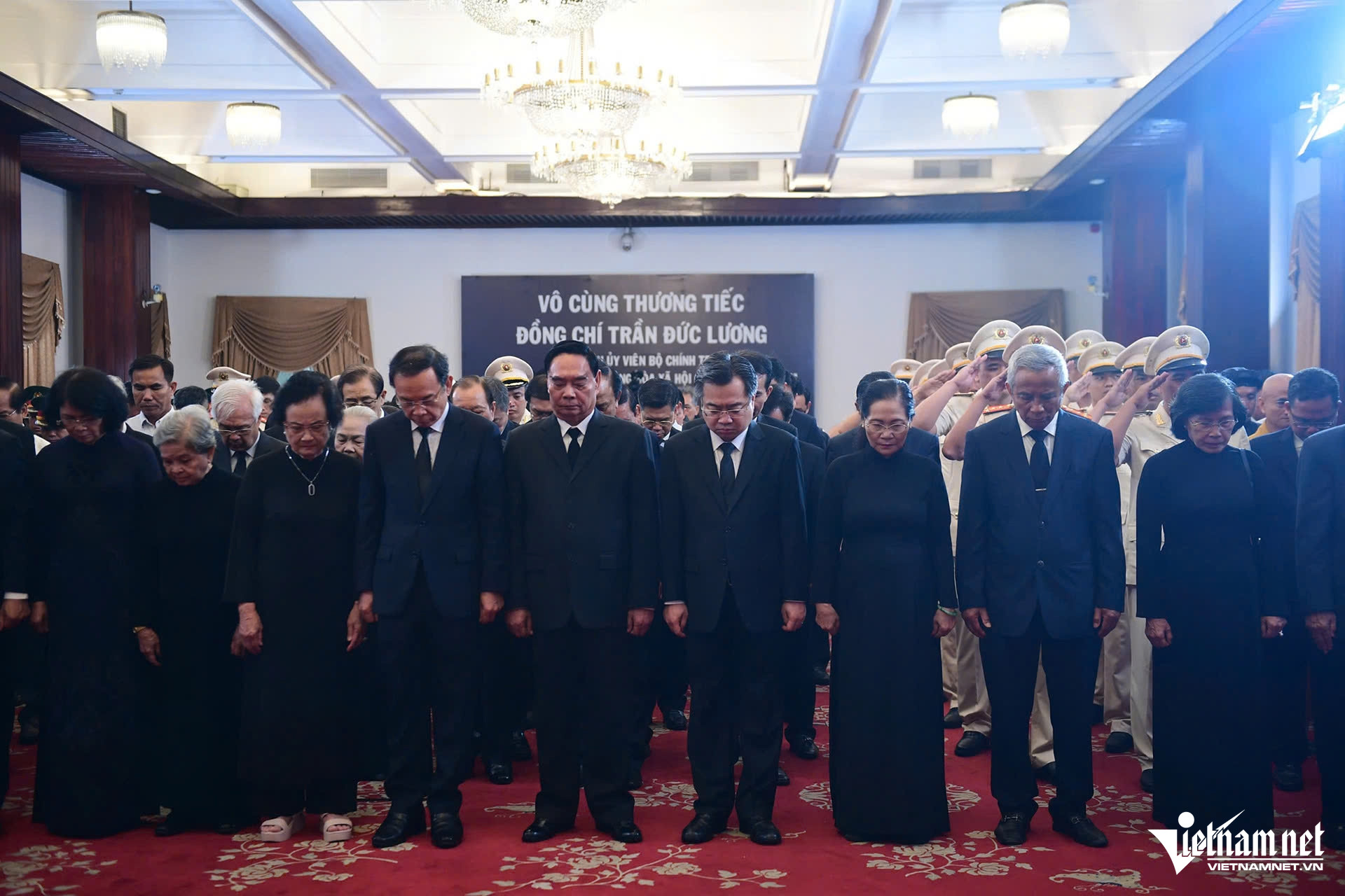 W-đoàn tphcm.jpg