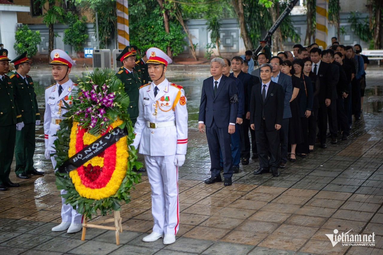 W-nội vụ.jpg