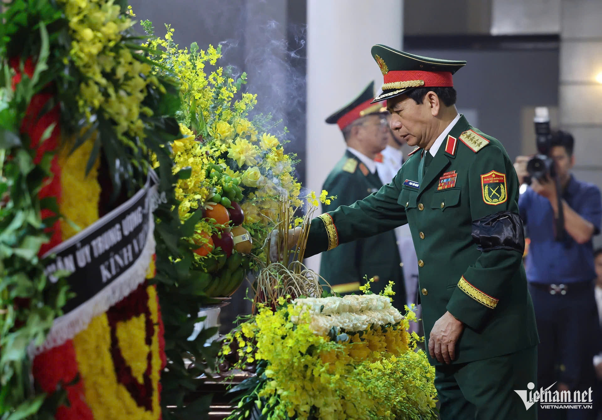 W-quân uỷ 2.jpg