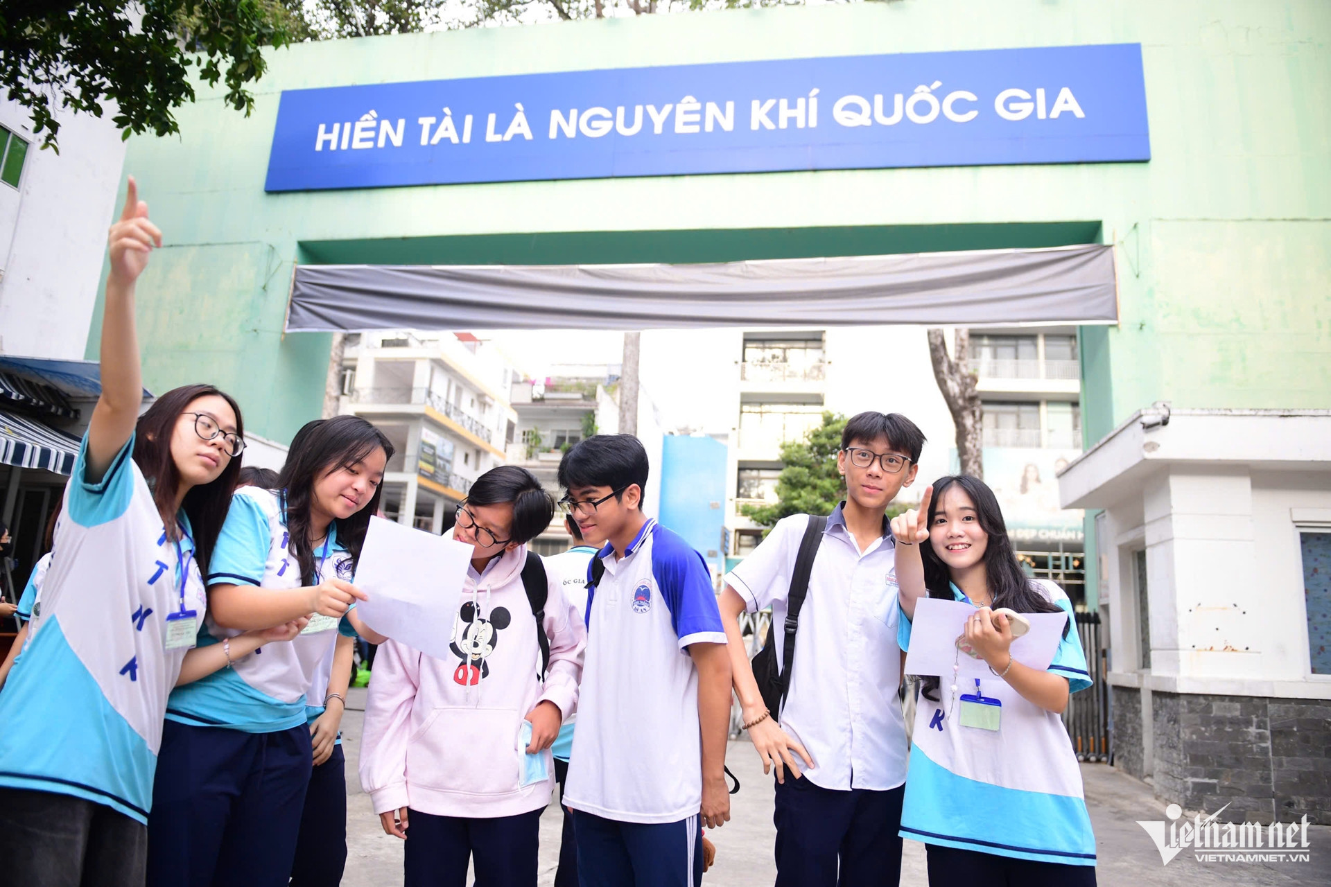 W-Thi THPT tuyen sinh lop 10.jpg