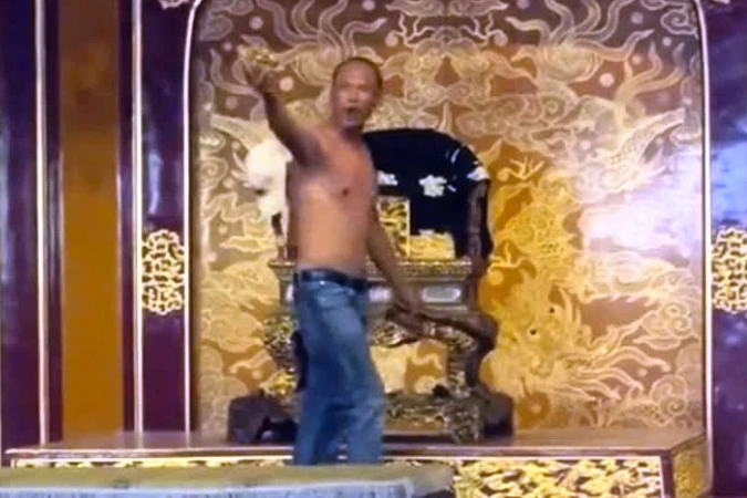 Bản tin trưa 25/5: Bắt người đập phá bảo vật quốc gia - ngai vàng triều Nguyễn