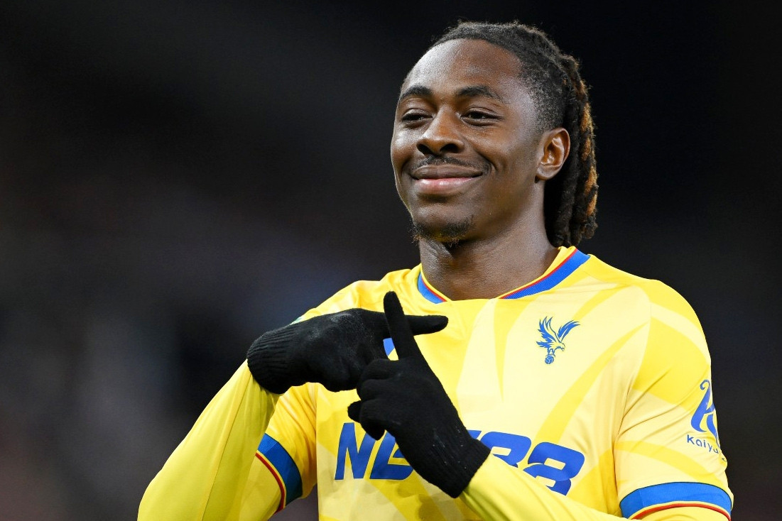 Bayern Munich vung tiền mua cầu thủ 'gieo sầu' cho Man City