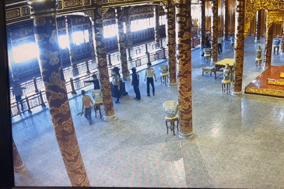 Clip khống chế đối tượng đập phá ngai vàng triều Nguyễn ở Huế