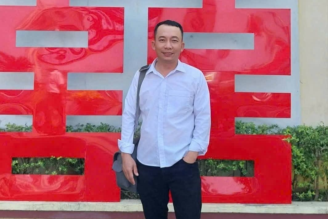 Cứu người phụ nữ nhảy sông, thợ chụp ảnh ở Quảng Trị nhận 'mưa' lời khen