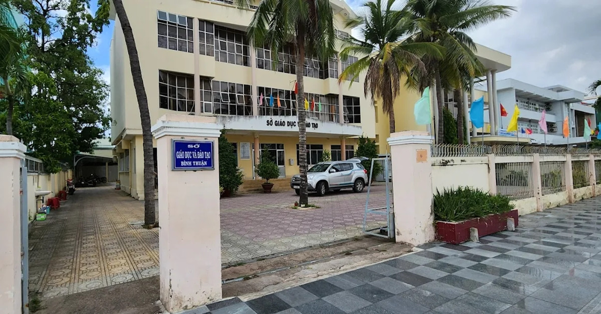 Hơn 100 giáo viên hợp đồng ở Bình Thuận bỗng dưng bị hạ bậc lương