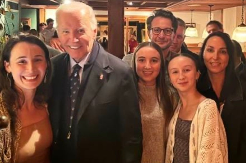 Ông Biden tái xuất trước công chúng sau khi được chẩn đoán mắc ung thư