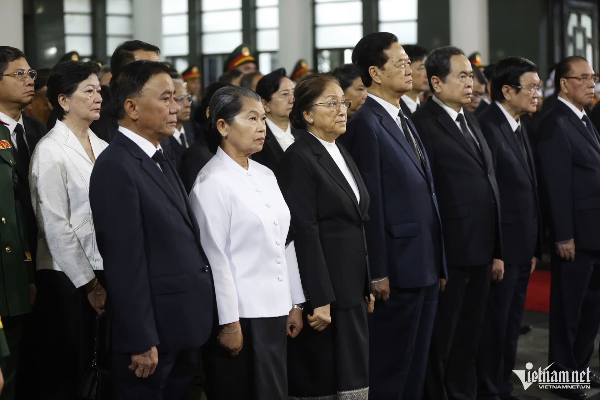 W-lanh dao.jpg
