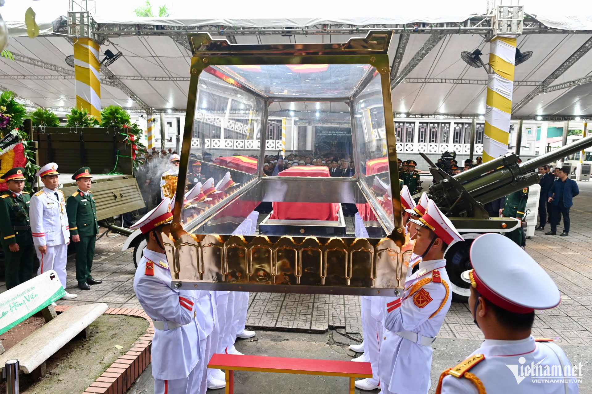W-linh sa 2.jpg