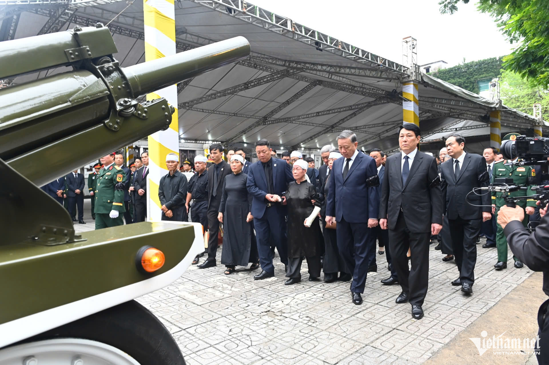 W-linh sa 3.jpg