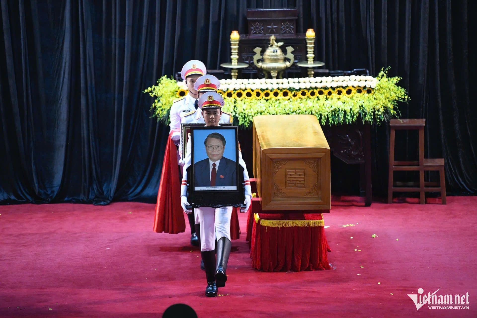 W-tran duc lương 1.jpg