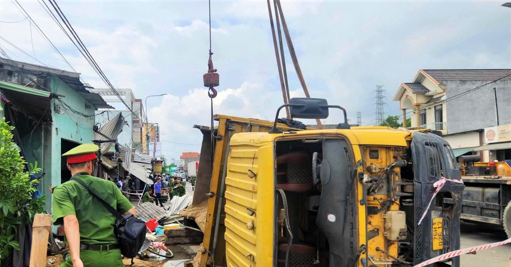 Bản tin chiều 26/5: Người phụ nữ đứng trong nhà vẫn gặp họa, bị xe tông tử vong